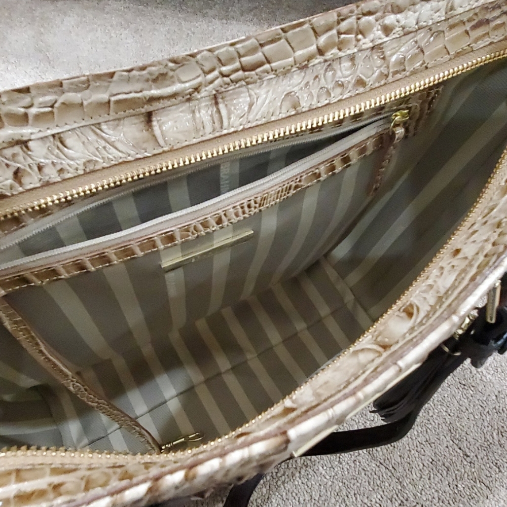 BRAHMIN medium bag! - Picture 7 of 8